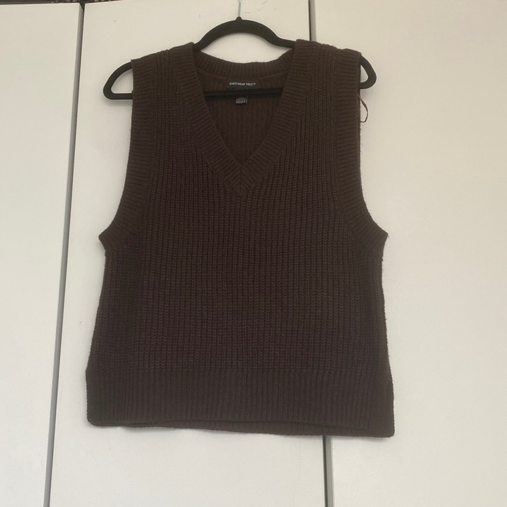 Brown knitted vest